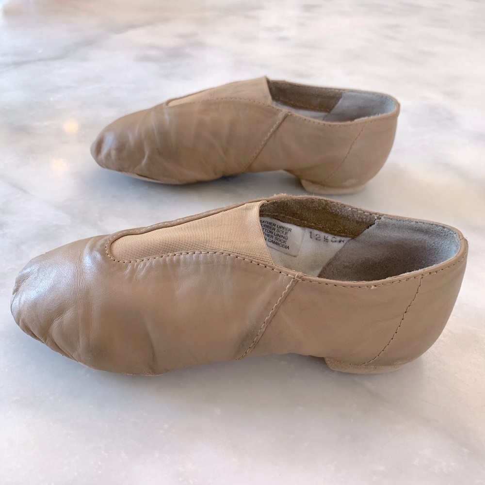BLOCH Girls Super Jazz Slip On Jazz Shoes. 12.5